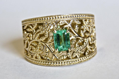 emerald-yellow-gold-ring